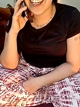 Snapshot of ShadiaStar chatting on 03/12/25, 01:36 ShadiaStar online show from 03/12/25, 01:36