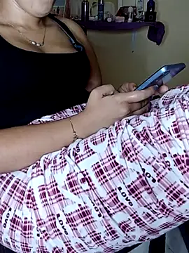 Snapshot of ShadiaStar chatting on 10/02/25, 01:25 ShadiaStar online show from 10/02/25, 01:25