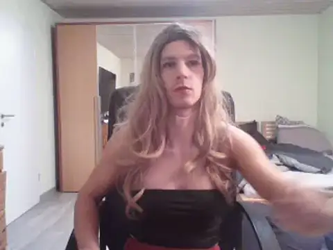 Snapshot of Kinky-Kristina chatting on 01/01/25, 11:07 Kinky-Kristina online show from 01/01/25, 11:07