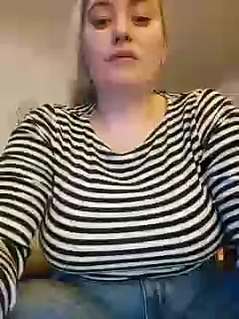 Snapshot of houy111111 chatting on 03/09/25, 09:03 houy111111 online show from 03/09/25, 09:03