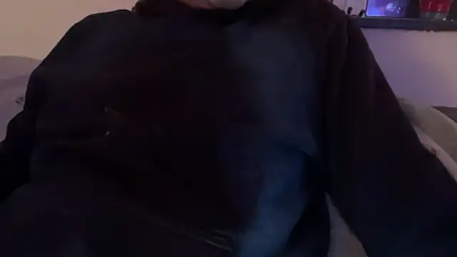 houy111111 online show from 12/05/25, 06:17