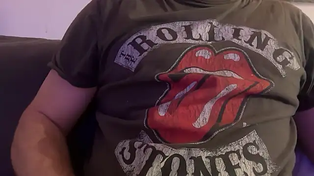 houy111111 online show from 12/17/25, 06:35