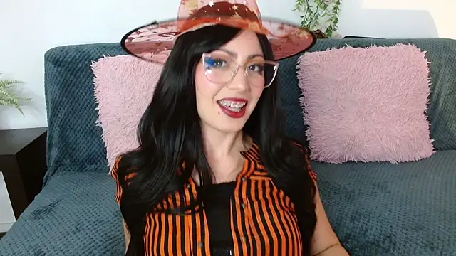 Kendal Mosk online show from 10/28/25, 05:45