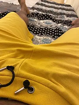 Snapshot of Lahcene chatting on 11/06/25, 06:23 Lahcene online show from 11/06/25, 06:23