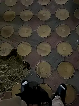 Snapshot of Lahcene chatting on 11/22/25, 07:02 Lahcene online show from 11/22/25, 07:02