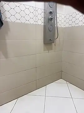 Snapshot of Lahcene chatting on 10/14/25, 06:30 Lahcene online show from 10/14/25, 06:30