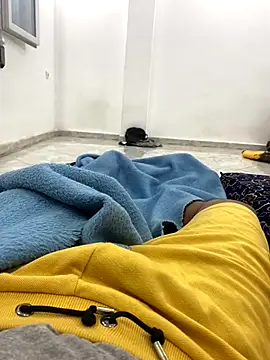 Snapshot of Lahcene chatting on 11/14/25, 11:08 Lahcene online show from 11/14/25, 11:08