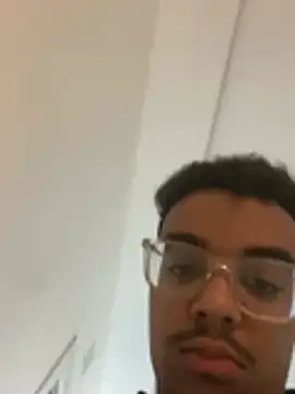 Snapshot of Lahcene chatting on 03/02/26, 09:00 Lahcene online show from 03/02/26, 09:00