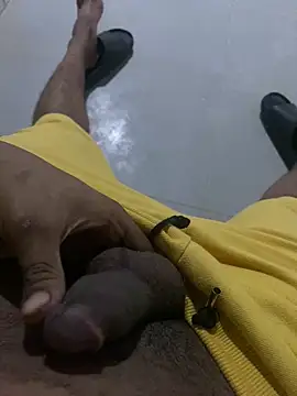 Snapshot of Lahcene chatting on 11/03/25, 09:40 Lahcene online show from 11/03/25, 09:40