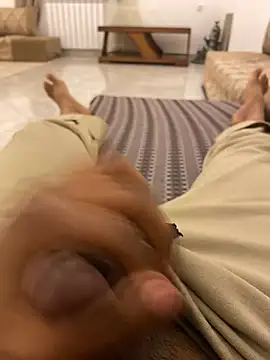 Snapshot of Lahcene chatting on 02/06/26, 11:45 Lahcene online show from 02/06/26, 11:45