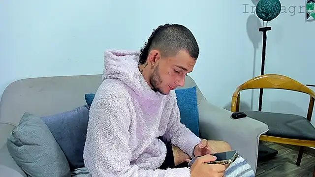 Snapshot of AbadSpears chatting on 03/19/25, 05:08 AbadSpears online show from 03/19/25, 05:08