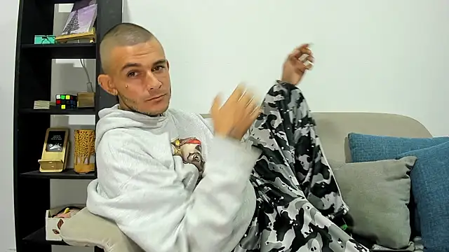 Snapshot of AbadSpears chatting on 03/11/25, 12:28 AbadSpears online show from 03/11/25, 12:28