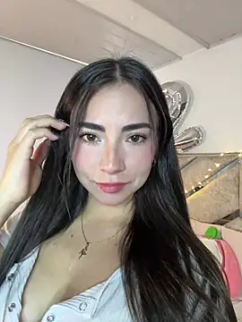 Snapshot of Melody_04 chatting on 04/12/26, 08:23 Melody 04 online show from 04/12/26, 08:23