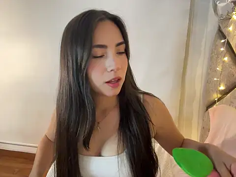 Snapshot of Melody_04 chatting on 03/22/26, 04:27 Melody 04 online show from 03/22/26, 04:27