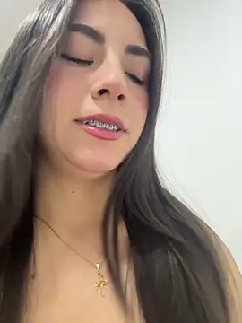 Snapshot of Melody_04 chatting on 03/21/26, 04:46 Melody 04 online show from 03/21/26, 04:46