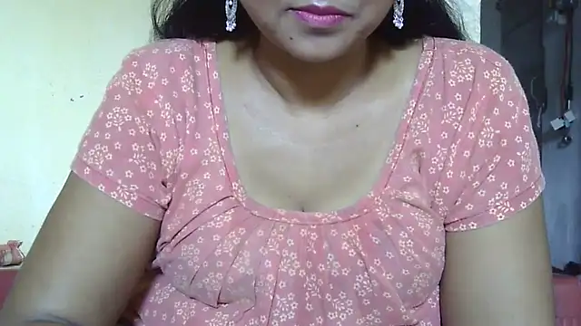 Snapshot of Suhana-sapna chatting on 09/10/25, 04:55 Suhana-sapna online show from 09/10/25, 04:55