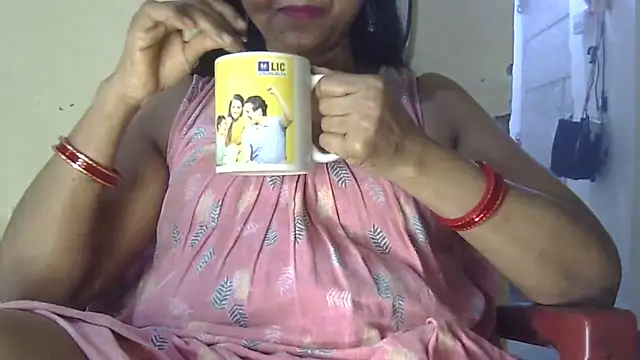 Snapshot of Suhana-sapna chatting on 10/03/25, 01:56 Suhana-sapna online show from 10/03/25, 01:56