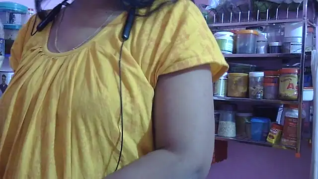 Snapshot of Suhana-sapna chatting on 02/27/26, 06:13 Suhana-sapna online show from 02/27/26, 06:13