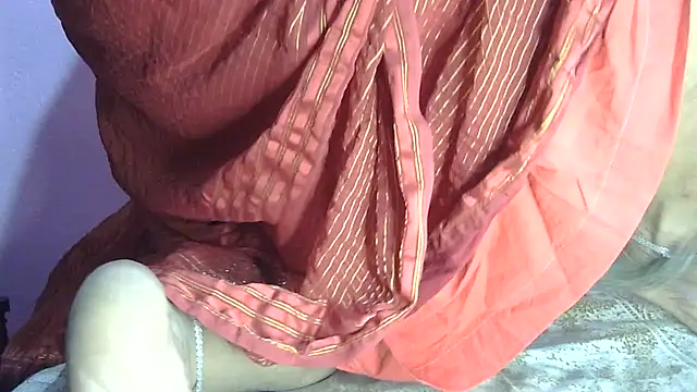 Snapshot of Suhana-sapna chatting on 02/08/26, 04:26 Suhana-sapna online show from 02/08/26, 04:26