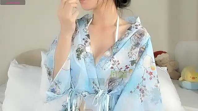 Iris xyz online show from 10/29/25, 03:55