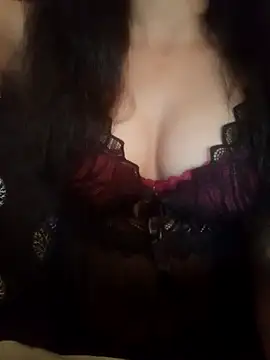 Snapshot of sexyriya_008 chatting on 01/06/25, 10:35 sexyriya 008 online show from 01/06/25, 10:35