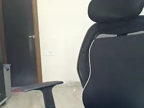 Snapshot of Hritvika chatting on 03/03/25, 02:17 Hritvika online show from 03/03/25, 02:17