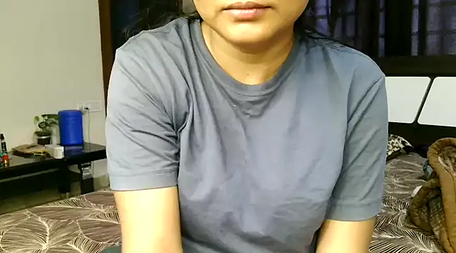 Snapshot of Hritvika chatting on 03/19/25, 04:14 Hritvika online show from 03/19/25, 04:14