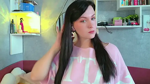 liya gorgeous online show from 04/13/26, 07:23