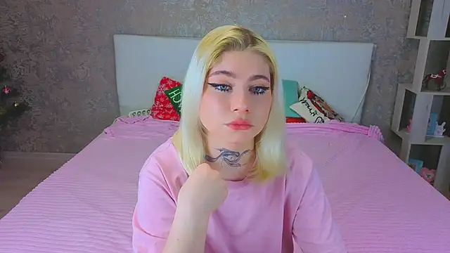 Snapshot of NikaRocks chatting on 02/08/26, 05:43 NikaRocks online show from 02/08/26, 05:43