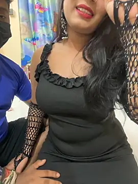 Snapshot of ascuple chatting on 10/28/25, 05:23 ascuple online show from 10/28/25, 05:23