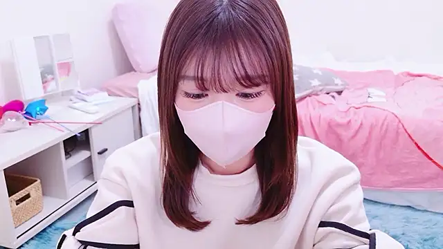 Snapshot of Runarunapi chatting on 12/17/25, 12:32 Runarunapi online show from 12/17/25, 12:32