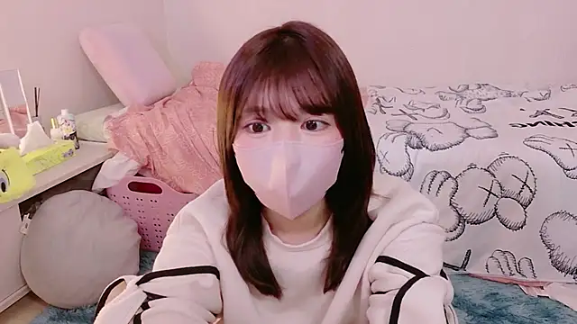 Snapshot of Runarunapi chatting on 11/30/25, 06:47 Runarunapi online show from 11/30/25, 06:47