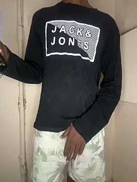 mahiking online show from 03/18/25, 07:01