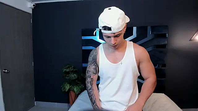 Flynn Riider online show from 03/22/25, 02:47