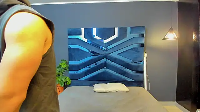 Flynn Riider online show from 03/12/25, 11:43