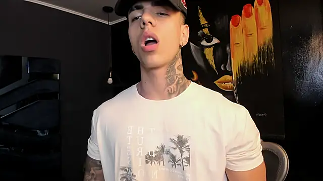 Flynn Riider online show from 10/17/25, 05:48