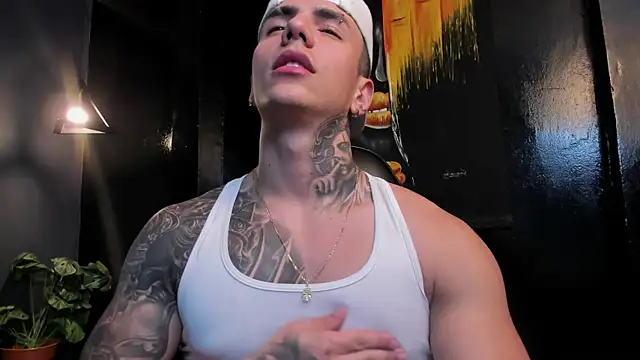 Flynn Riider online show from 12/19/25, 05:54