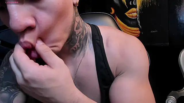 Flynn Riider online show from 12/19/25, 06:21