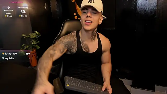 Flynn Riider online show from 11/17/25, 05:17