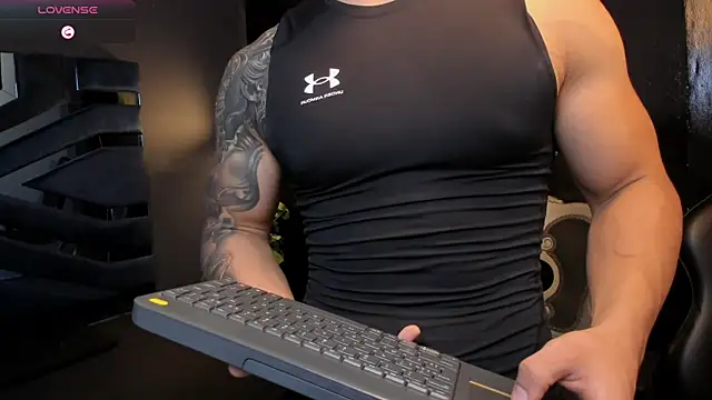 Flynn Riider online show from 10/25/25, 05:13