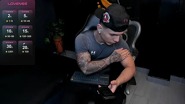 Flynn Riider online show from 10/27/25, 05:36