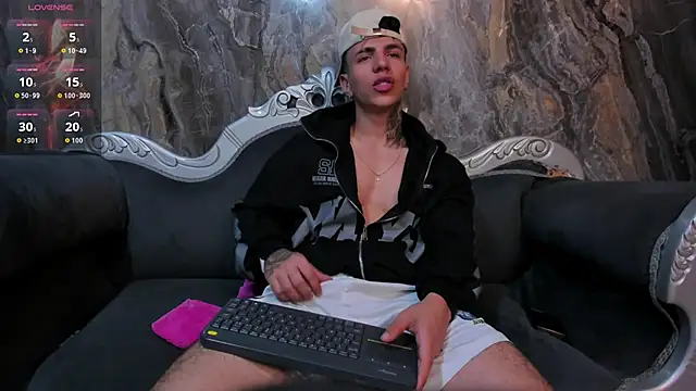 Flynn Riider online show from 09/18/25, 03:04