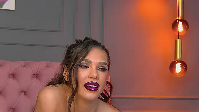 Snapshot of Nicole_Diva chatting on 03/21/25, 01:23 Nicole Diva online show from 03/21/25, 01:23