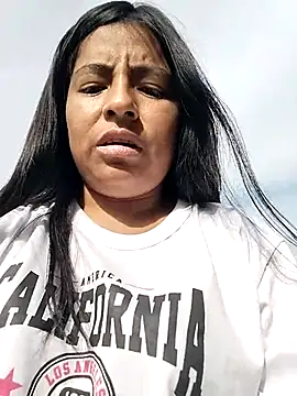 Danna-linyi online show from 03/25/26, 08:52