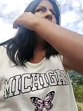 Danna-linyi online show from 02/06/25, 02:37