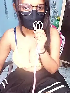 Snapshot of hinaa_khan chatting on 09/18/25, 11:46 hinaa khan online show from 09/18/25, 11:46