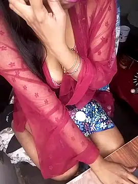 Snapshot of hinaa_khan chatting on 01/18/25, 03:38 hinaa khan online show from 01/18/25, 03:38