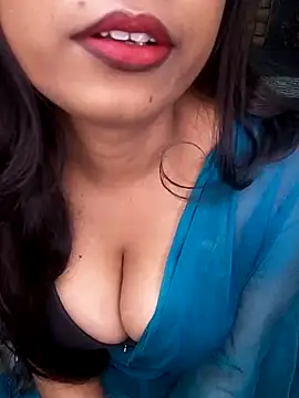 hinaa khan online show from 11/09/25, 04:33