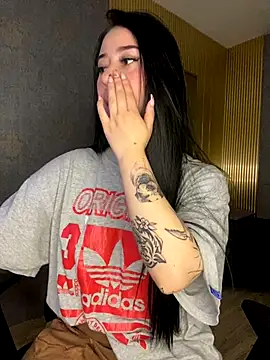 Zoee t online show from 11/24/25, 04:45