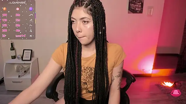 Aurora Hotson online show from 09/14/25, 10:32